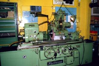 Cylindrical grinder